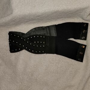Black waist snap belt